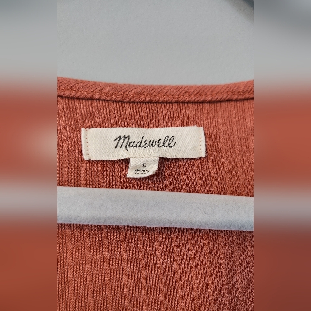 Madewell Rust Ribbed Button-Front Short Sleeve Tee - Picture 6 of 7